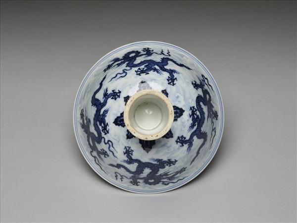 青花五龍紋高足碗