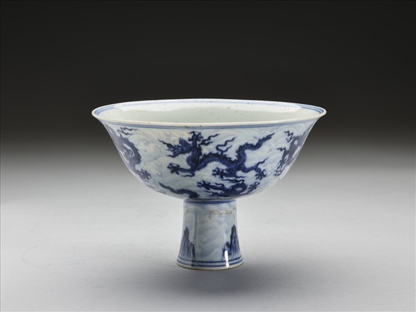 青花五龍紋高足碗