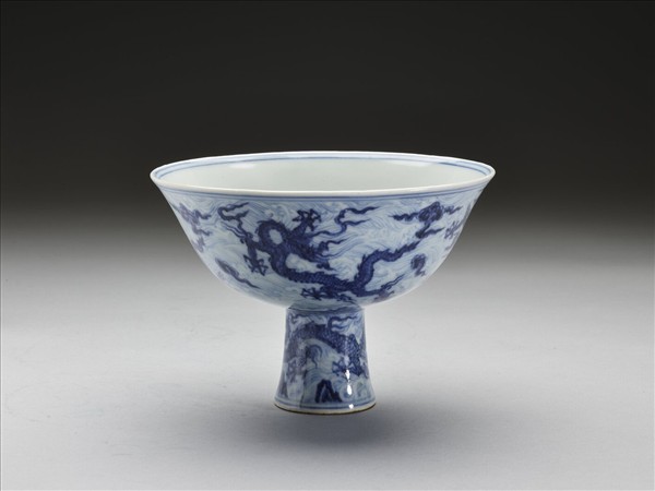 青花五龍紋高足碗