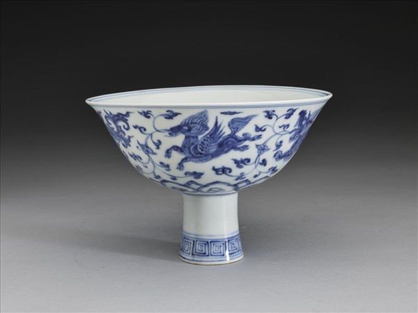 青花夔龍紋高足碗