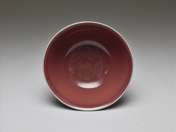 霽紅釉描金雙龍戲珠紋高足碗