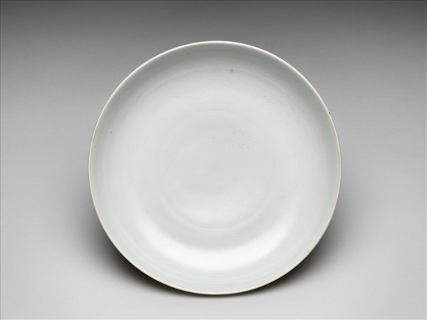 嬌黃釉綠彩雙龍紋盤