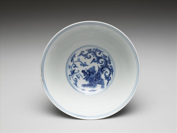 青花夔龍紋高足碗