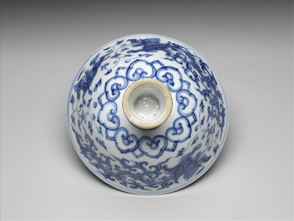 青花夔龍紋高足碗