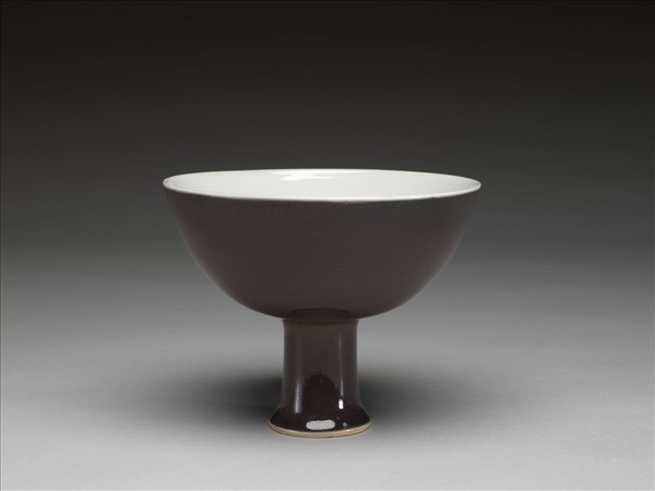 霽紅釉白裡高足碗