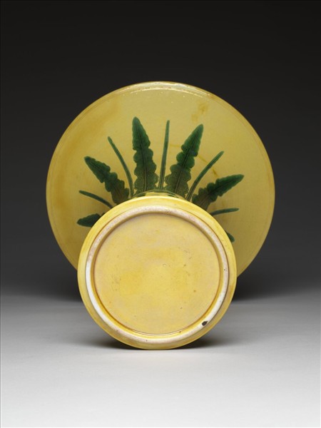 官窯 黃地綠彩龍紋蕉葉觚