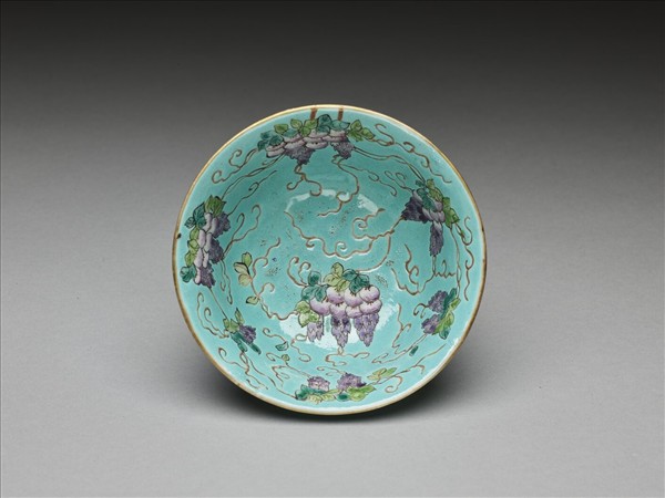 慎德堂款湖綠地粉彩花鳥小碗