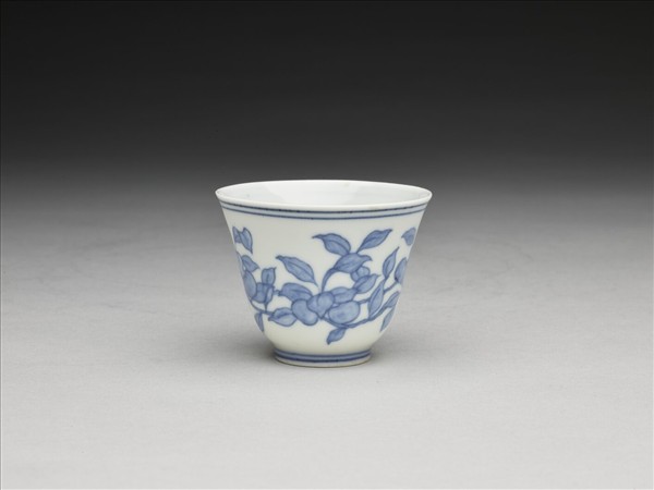 青花花果紋杯