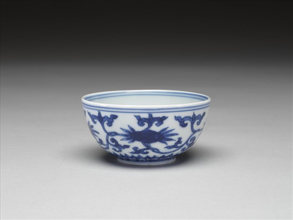 青花靈芝花卉紋碗