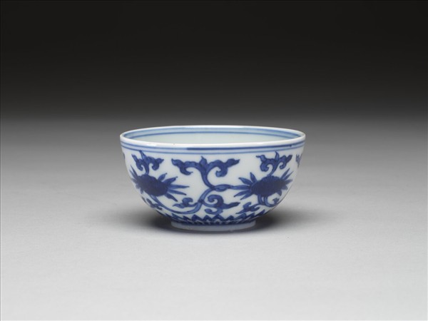 青花靈芝花卉紋碗