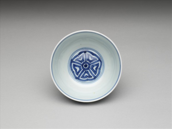 青花靈芝花卉紋碗