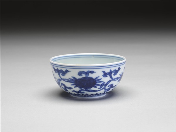 青花靈芝花卉紋碗
