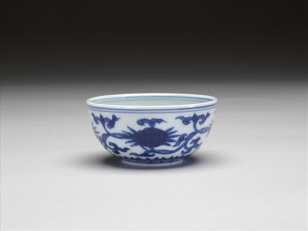 青花靈芝花卉紋碗