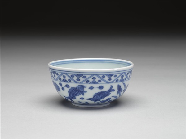 青花蓮塘魚藻紋杯