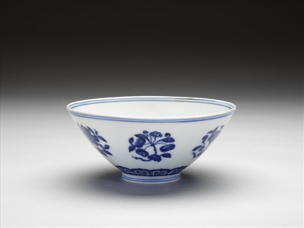 青花折枝花果紋碗