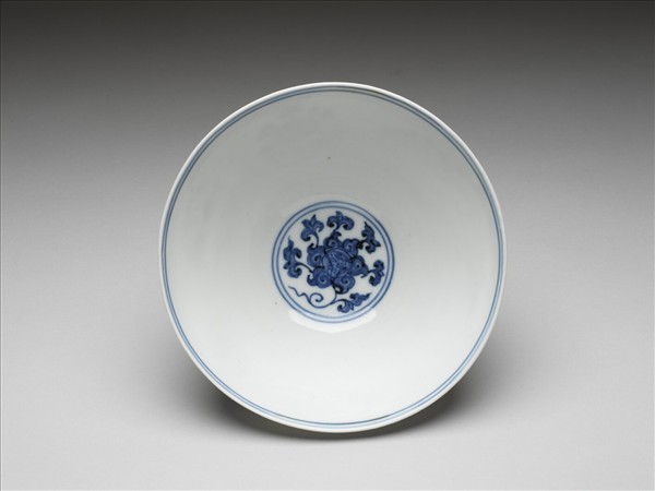 青花折枝花果紋碗