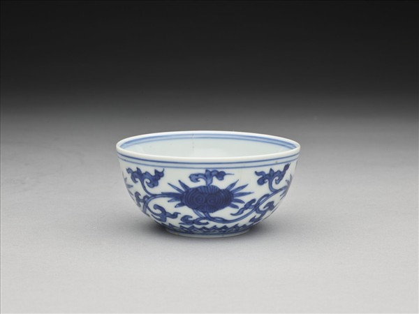 青花靈芝花卉紋碗
