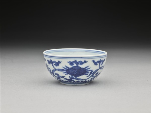 青花靈芝花卉紋碗
