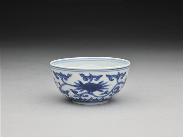 青花靈芝花卉紋碗