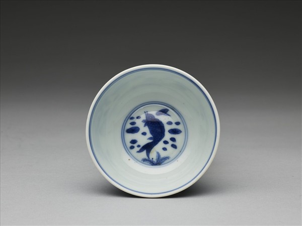 青花蓮塘魚藻紋杯