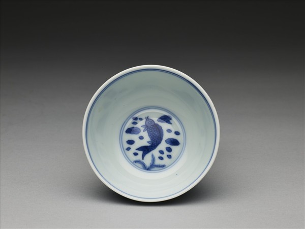 青花蓮塘魚藻紋杯