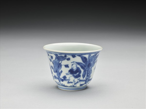 青花嬰戲圖杯