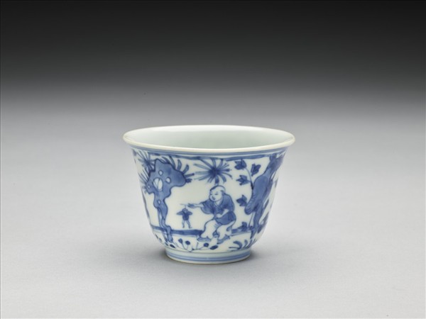 青花嬰戲圖杯