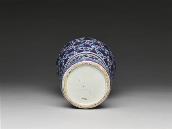 青花加彩番蓮紋梅瓶