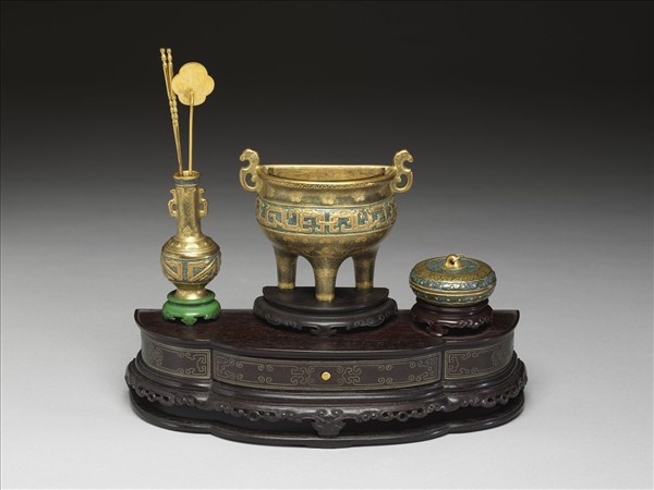 古銅釉盒（爐瓶三式）