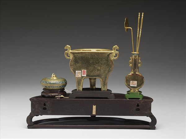 古銅釉盒（爐瓶三式）