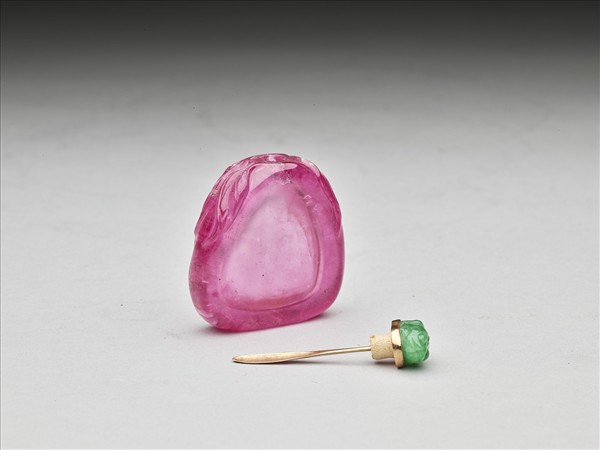 紅碧璽桃實鼻煙壺