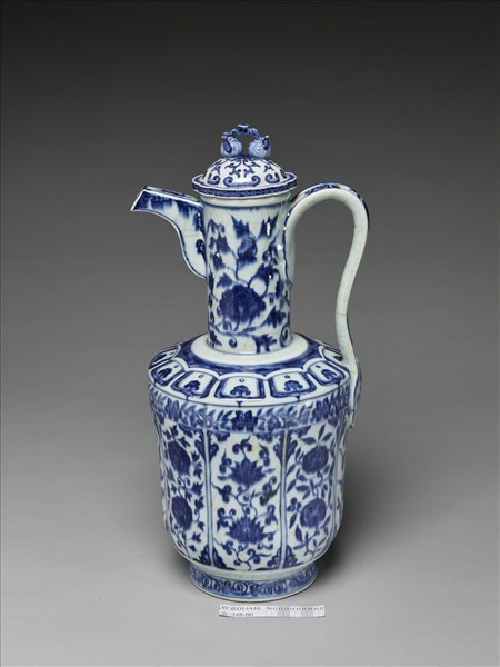 青花四季花卉紋執壺
