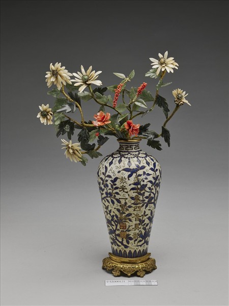 掐絲琺瑯花果紋轎瓶