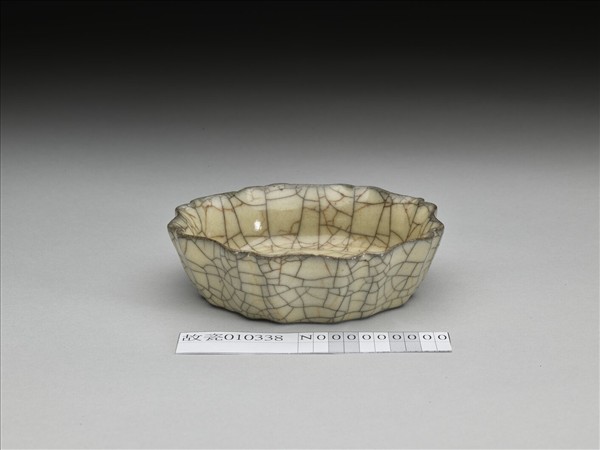 仿哥窯牡丹花式洗