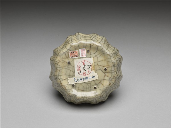 仿哥窯牡丹花式洗