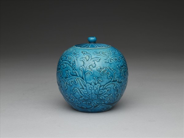 孔雀綠番蓮紋蓋罐