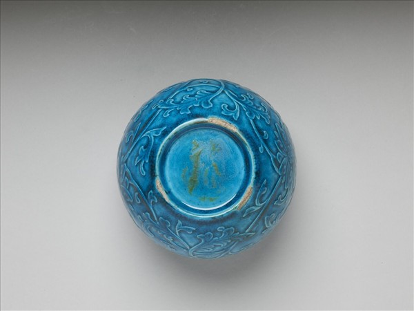 孔雀綠番蓮紋蓋罐