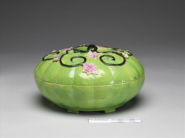綠地瓜式瓷盒