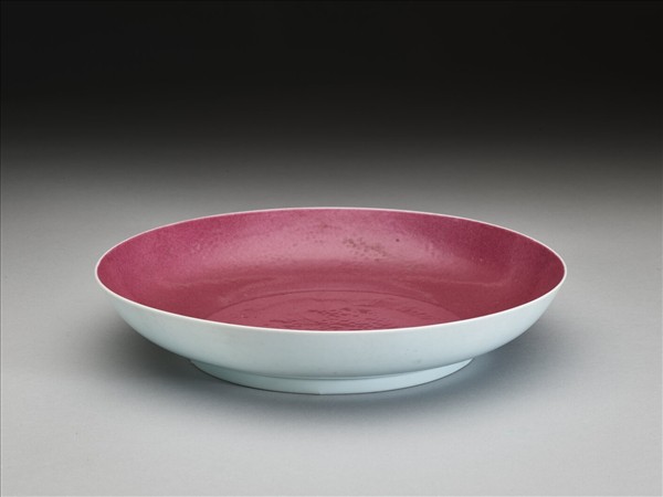 胭脂紅裡印花龍紋盤