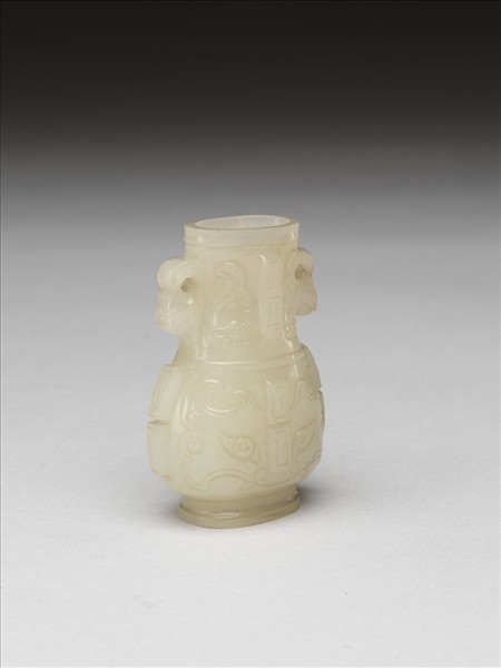玉獸面紋小尊