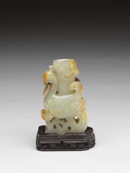 中国　白釉　瓶　玉壺春瓶　鳳凰龍水鳥神獣彫 甜白釉龍鳳紋玉壺春瓶- 故宮