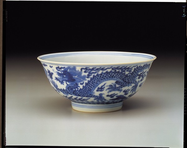 青花福壽龍紋碗