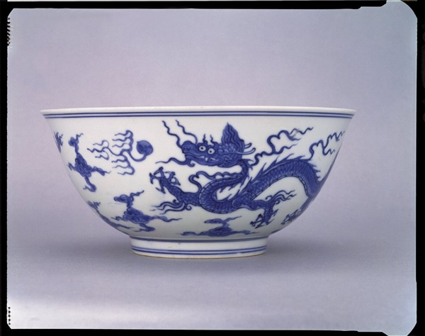 青花雙龍戲珠紋碗