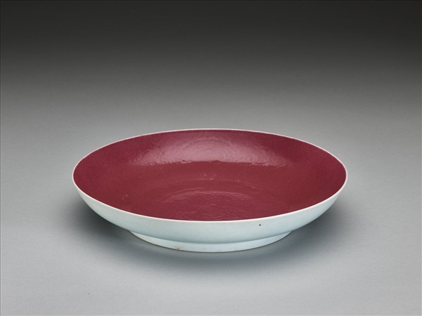 胭脂紅裡印花龍紋盤