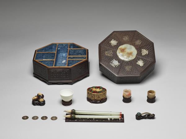 嵌玉紫檀八方盒