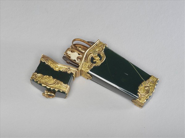 銅鍍金嵌碧綠石修妝匣