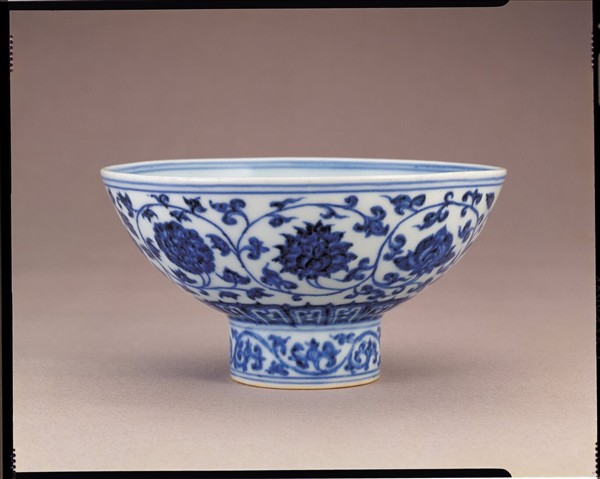 青花四季花卉紋碗