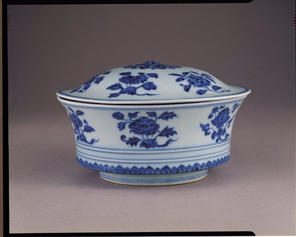 青花折枝花卉紋合碗