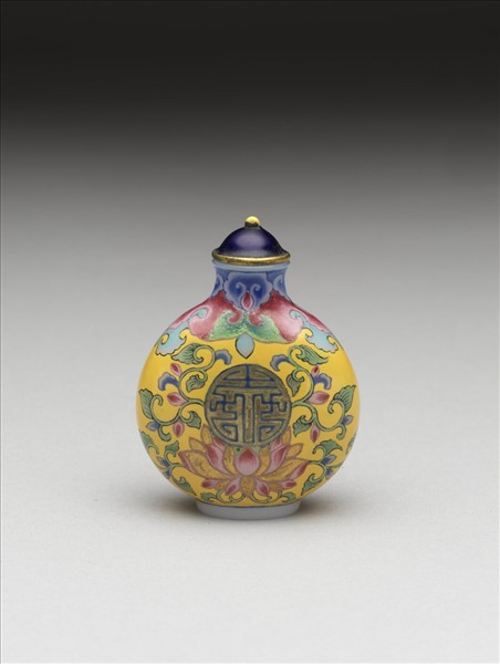 玻璃胎畫琺瑯蓮花萬壽紋鼻煙壺