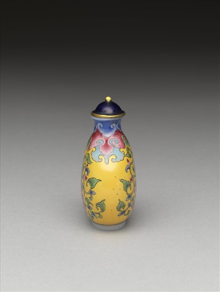 玻璃胎畫琺瑯蓮花萬壽紋鼻煙壺